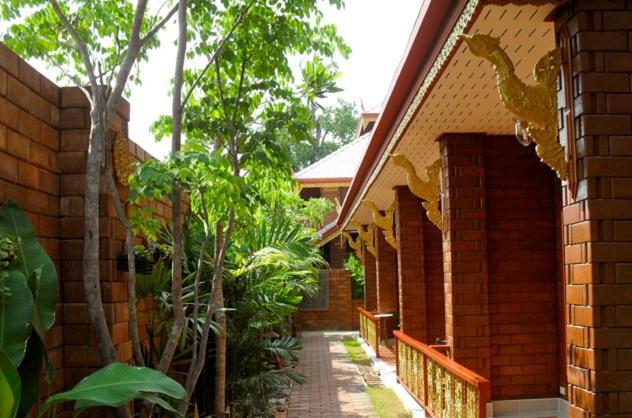 Irawadee Resort Mae Sot Exterior photo